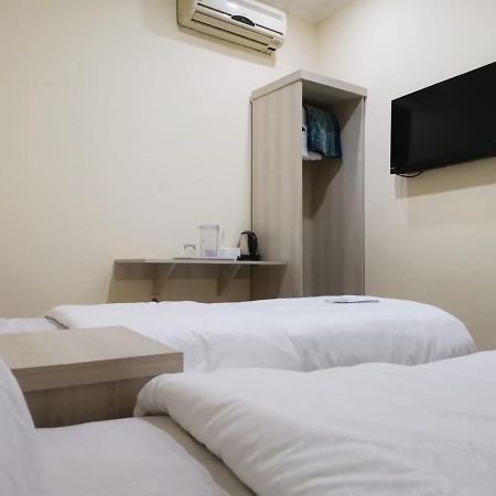 Hotel Nusantara Indah Syariah Jakarta Exterior photo