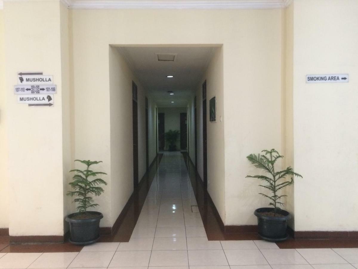 Hotel Nusantara Indah Syariah Jakarta Exterior photo