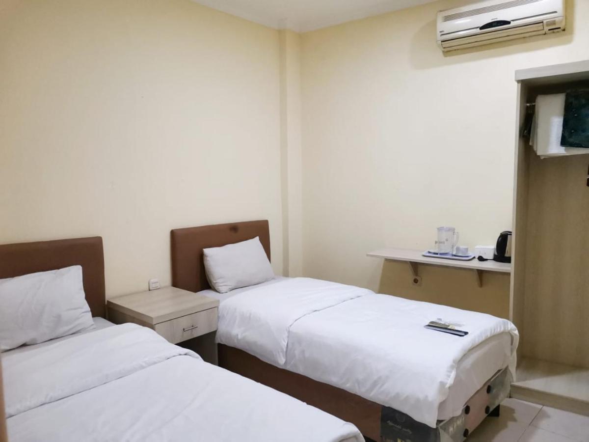 Hotel Nusantara Indah Syariah Jakarta Exterior photo